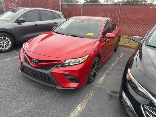 2020 Toyota Camry SE