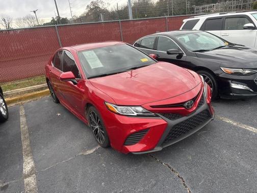 2020 Toyota Camry SE