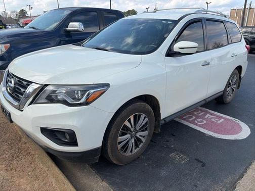 2019 Nissan Pathfinder SV