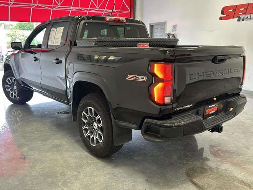 Black 2025 Chevrolet Colorado Z71