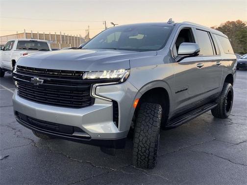 2023 Chevrolet Suburban LT