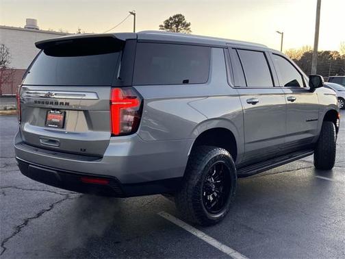 2023 Chevrolet Suburban LT