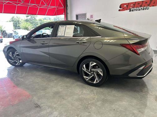 Amazon Gray 2024 Hyundai ELANTRA Limited