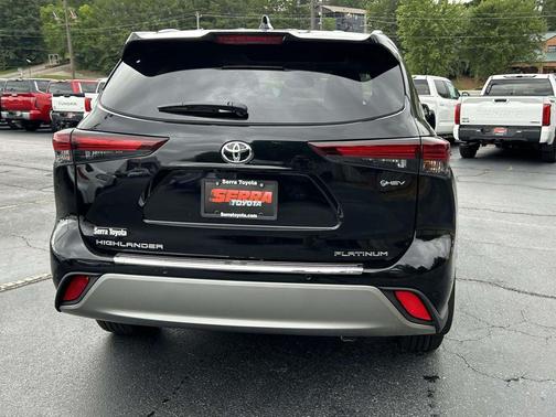 Midnight Black Metallic 2026 Toyota Highlander Hybrid Platinum