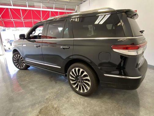 2022 Lincoln Navigator Black Label