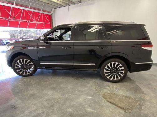 2022 Lincoln Navigator Black Label