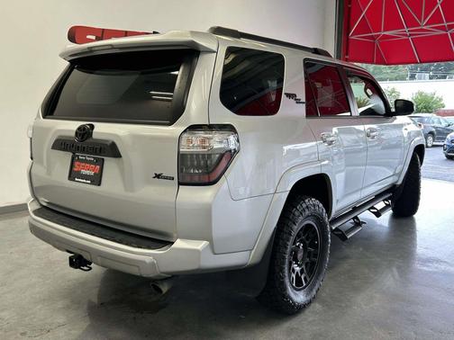 Classic Silver Metallic 2024 Toyota 4Runner TRD Off Road