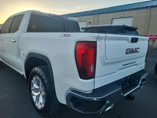 2022 GMC Sierra 1500 SLT