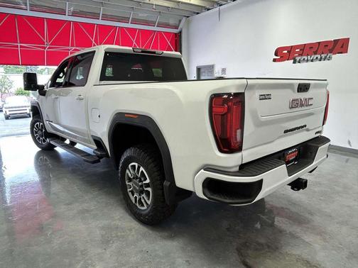 Summit White 2023 GMC Sierra 2500 AT4