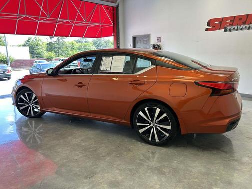 Sunset Drift Chromaflair 2020 Nissan Altima SR FWD