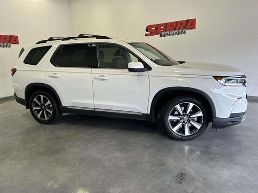 Platinum White Pearl 2023 Honda Pilot AWD Elite