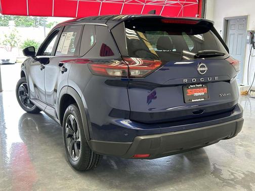 Deep Ocean Blue Pearl 2024 Nissan Rogue SV