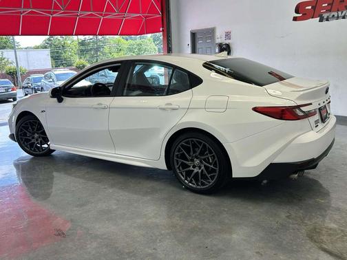 Ice Cap 2025 Toyota Camry SE
