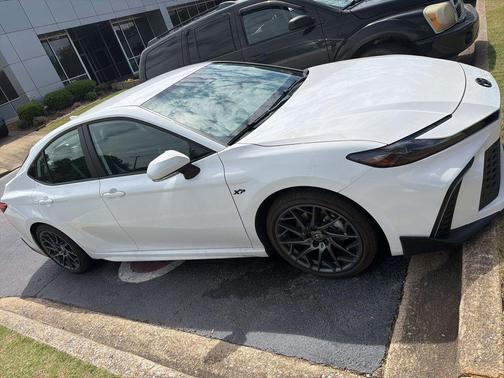 Ice Cap 2025 Toyota Camry SE