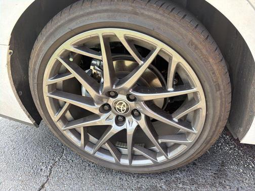 Ice Cap 2025 Toyota Camry SE