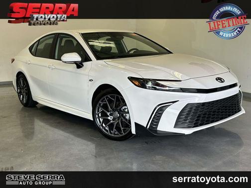 Ice Cap 2025 Toyota Camry SE