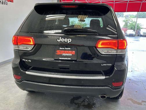 Diamond Black Crystal Pearlcoat 2018 Jeep Grand Cherokee Limited
