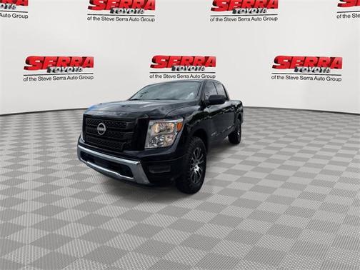 2023 Nissan Titan SV