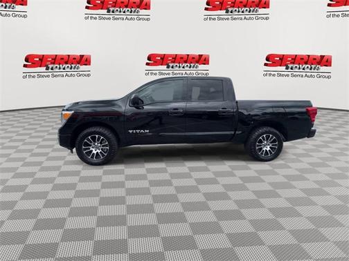 2023 Nissan Titan SV