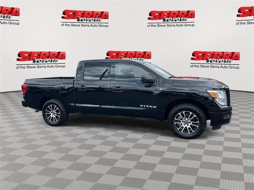 2023 Nissan Titan SV