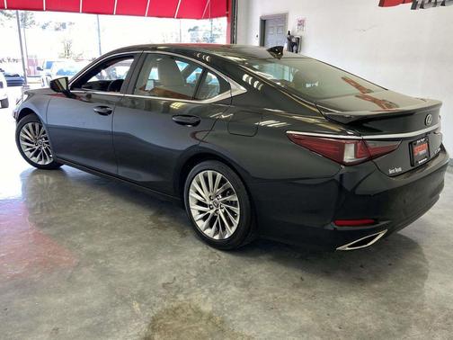 2023 Lexus ES 350 Ultra Luxury