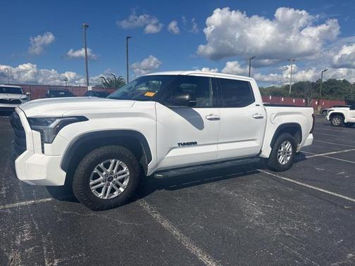 2022 Toyota Tundra SR5