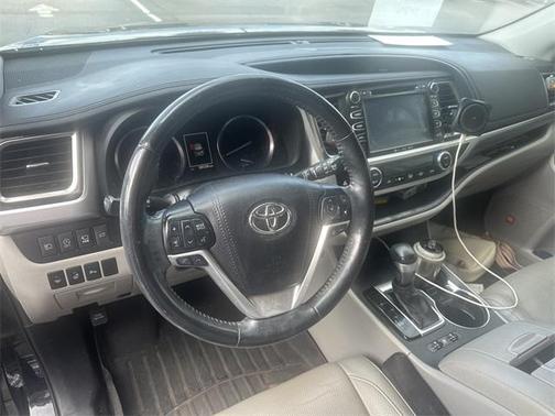 2019 Toyota Highlander Limited Platinum