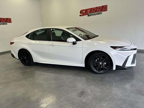 Ice Cap 2026 Toyota Camry SE