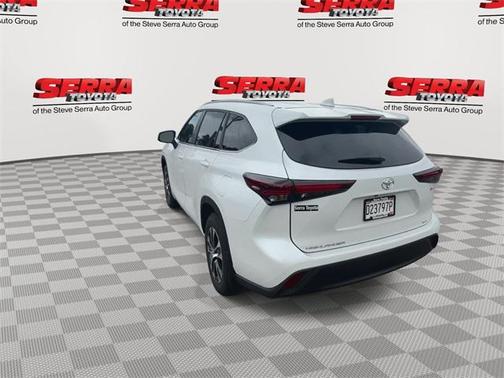 2025 Toyota Highlander Hybrid XLE