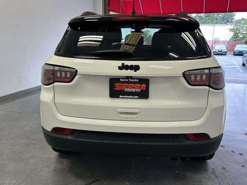 White Clearcoat 2019 Jeep Compass Latitude
