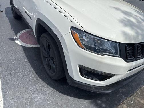 White Clearcoat 2019 Jeep Compass Latitude