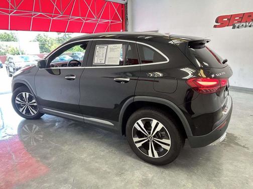 Night Black 2025 Mercedes-Benz GLA 250 4MATIC