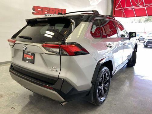 2023 Toyota RAV4 Hybrid SE