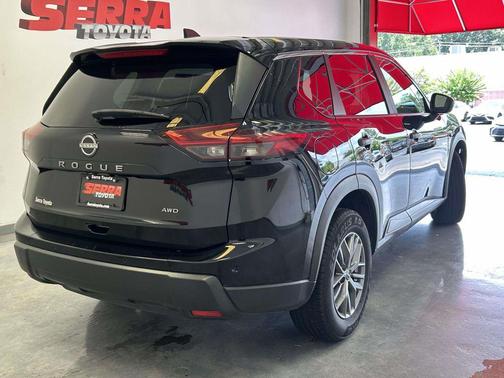 Super Black 2024 Nissan Rogue S
