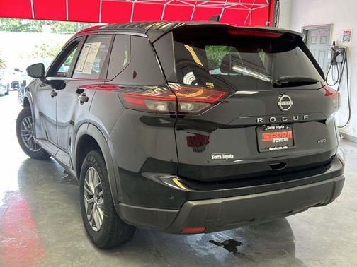 Super Black 2024 Nissan Rogue S