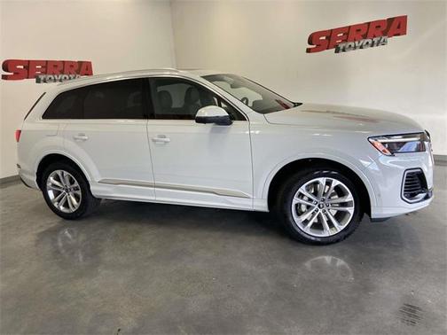 2025 Audi Q7 55 Premium Plus