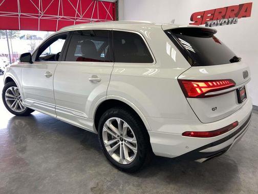 2025 Audi Q7 55 Premium Plus