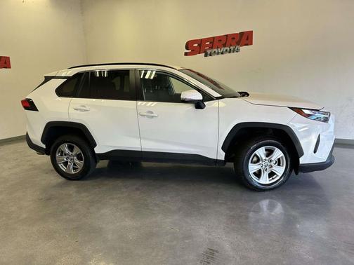 Ice Cap 2024 Toyota RAV4 XLE