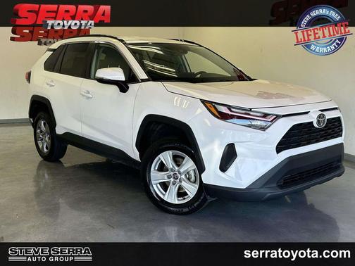 Ice Cap 2024 Toyota RAV4 XLE