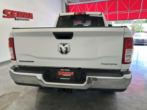 Bright White Clearcoat 2024 RAM 2500 Big Horn Crew Cab 4x4 6'4' Box