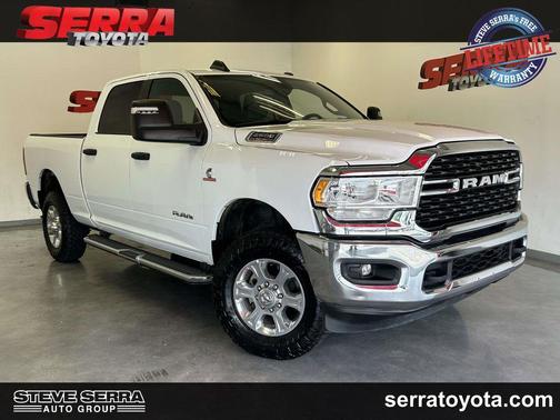 Bright White Clearcoat 2024 RAM 2500 Big Horn Crew Cab 4x4 6'4' Box
