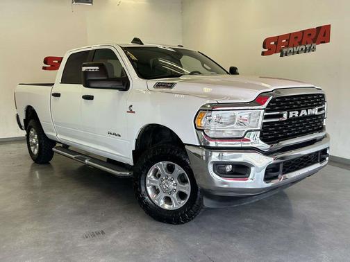 Bright White Clearcoat 2024 RAM 2500 Big Horn Crew Cab 4x4 6'4' Box