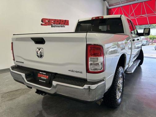 Bright White Clearcoat 2024 RAM 2500 Big Horn Crew Cab 4x4 6'4' Box