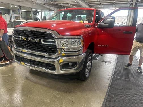 2024 RAM 2500 Big Horn Crew Cab 4x4 6'4' Box