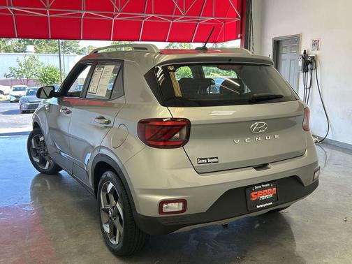 Shimmering Silver 2025 Hyundai VENUE SEL