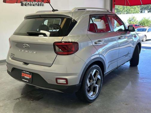 Shimmering Silver 2025 Hyundai VENUE SEL