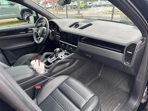 2023 Porsche Cayenne Platinum Edition