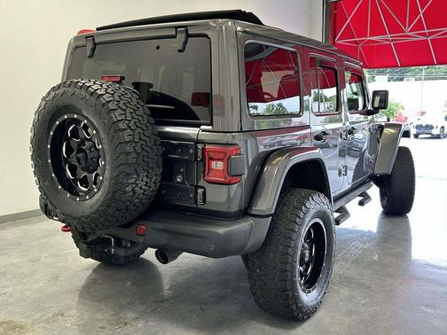 Granite Crystal Metallic Clearcoat 2019 Jeep Wrangler Unlimited Rubicon