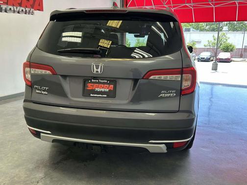 Modern Steel Metallic 2019 Honda Pilot Elite