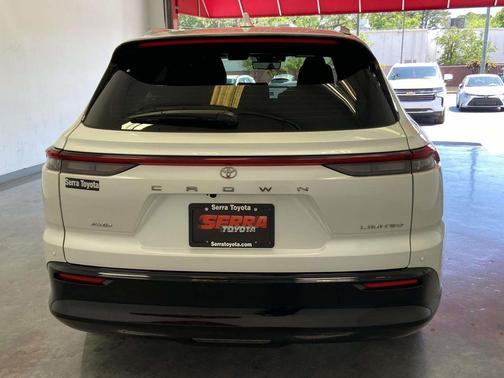 2025 Toyota Crown Signia Limited